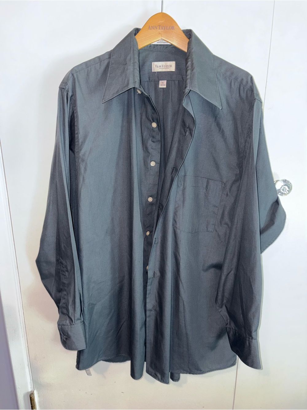 Van Heusen Men's Classic Button-Up Shirt